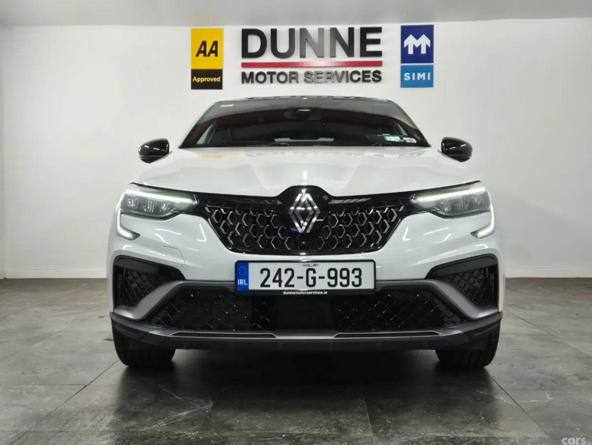 Renault Arkana Hatchback, Petrol Hybrid, 2024, White