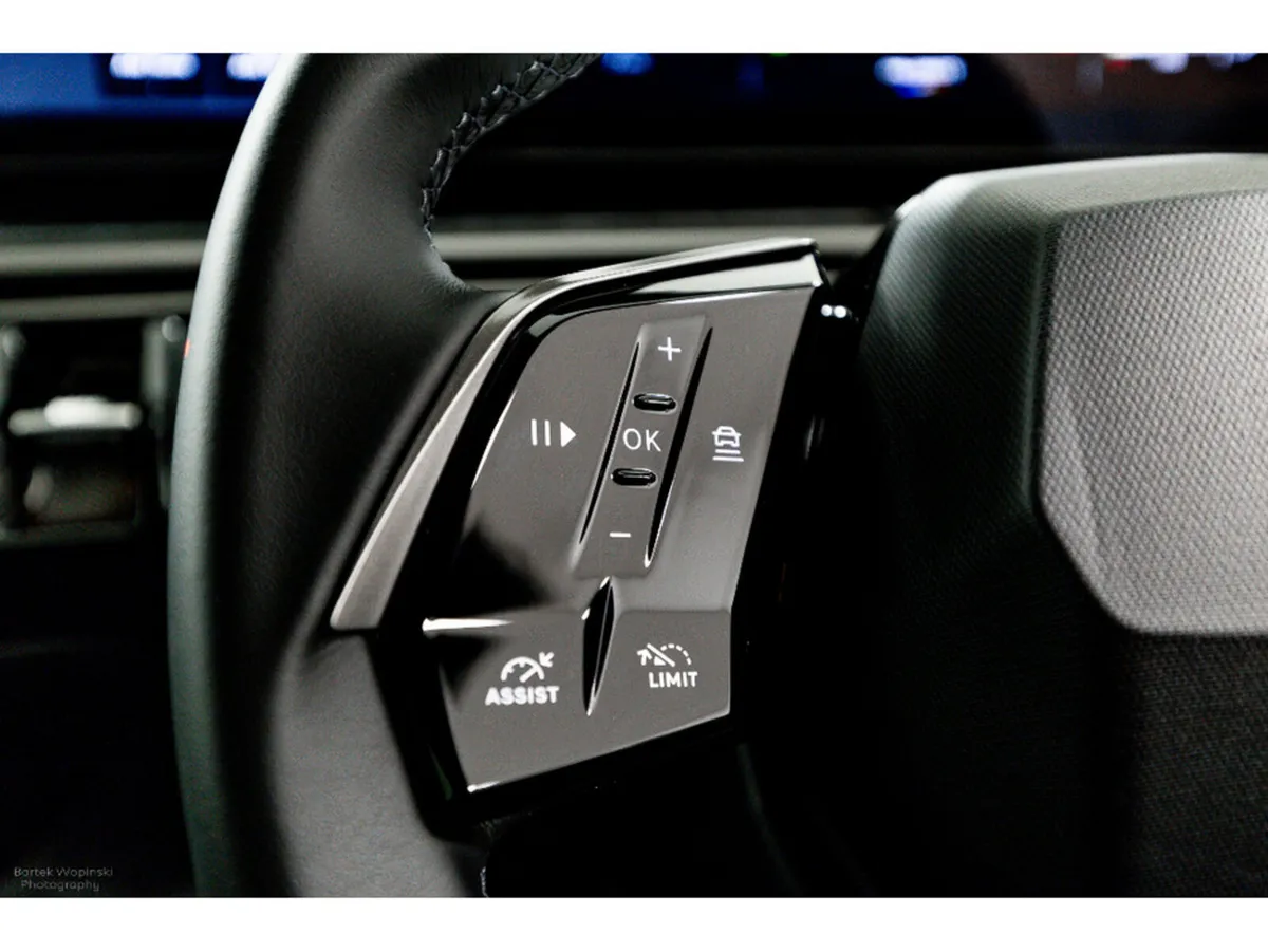 Peugeot 5008 SUV, Petrol Hybrid, 2026, Black