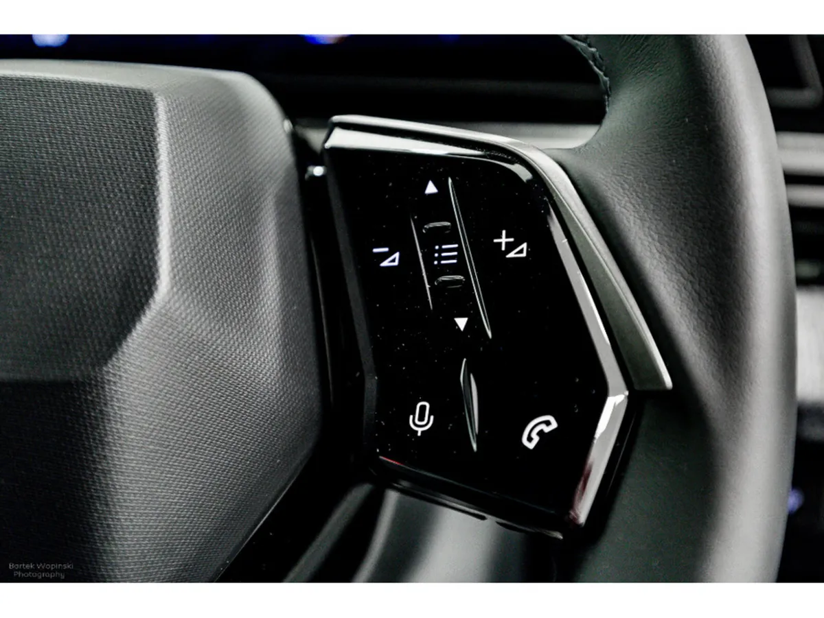 Peugeot 5008 SUV, Petrol Hybrid, 2026, Black