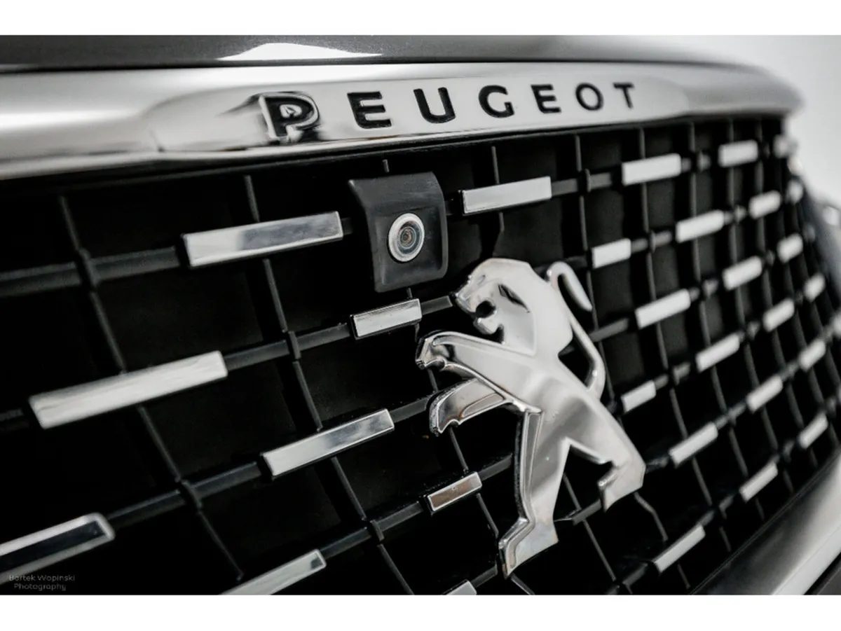 Peugeot 3008 SUV, Petrol, 2018, Grey