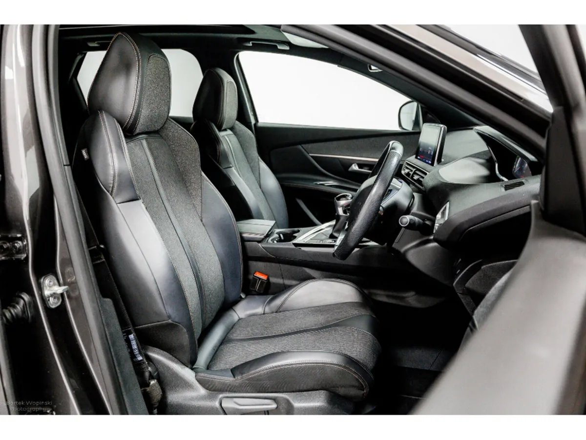 Peugeot 3008 SUV, Petrol, 2018, Grey