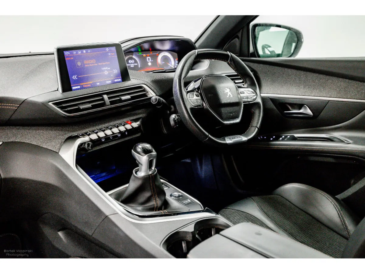 Peugeot 3008 SUV, Petrol, 2018, Grey