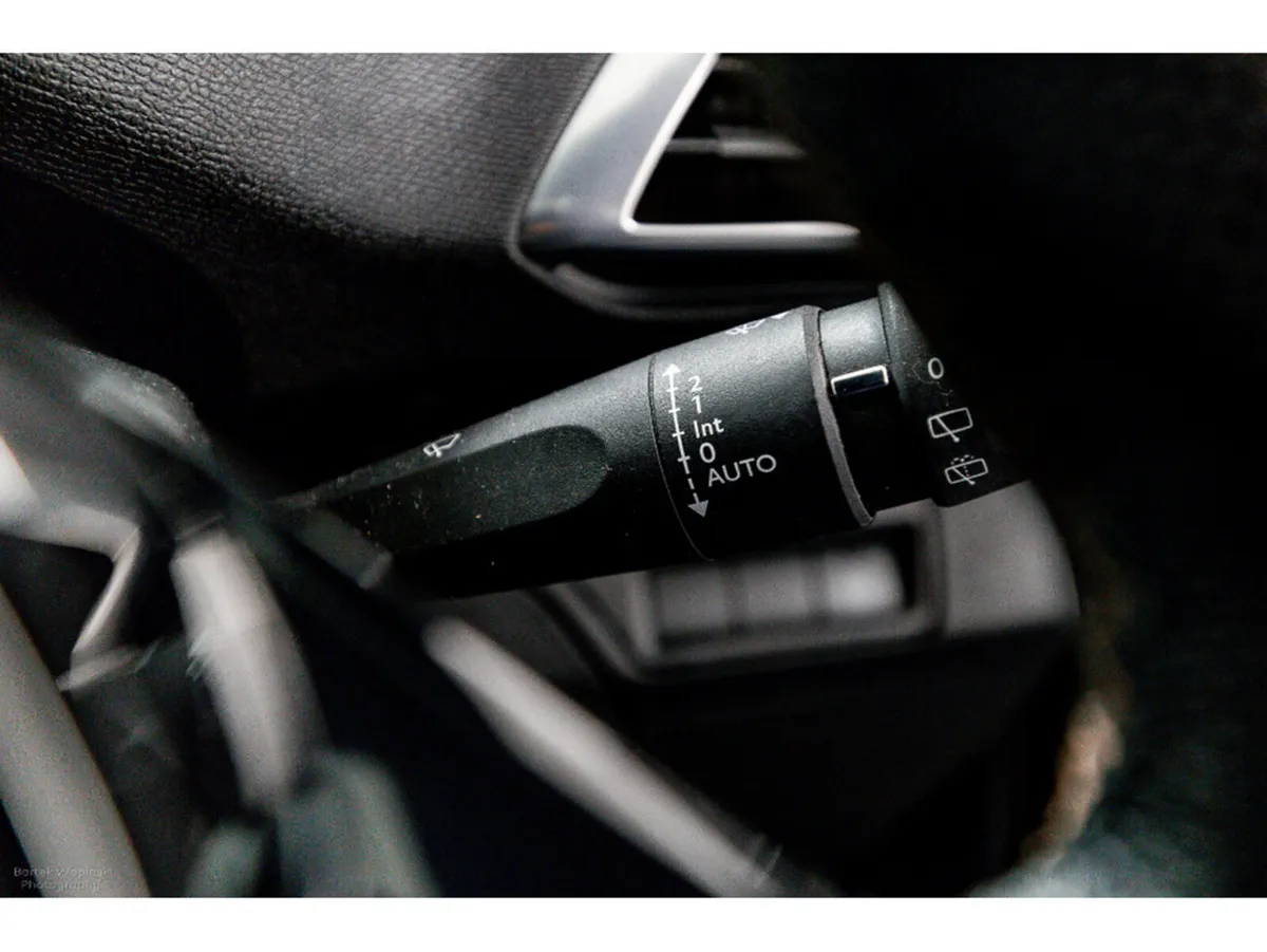 Peugeot 3008 SUV, Petrol, 2018, Grey