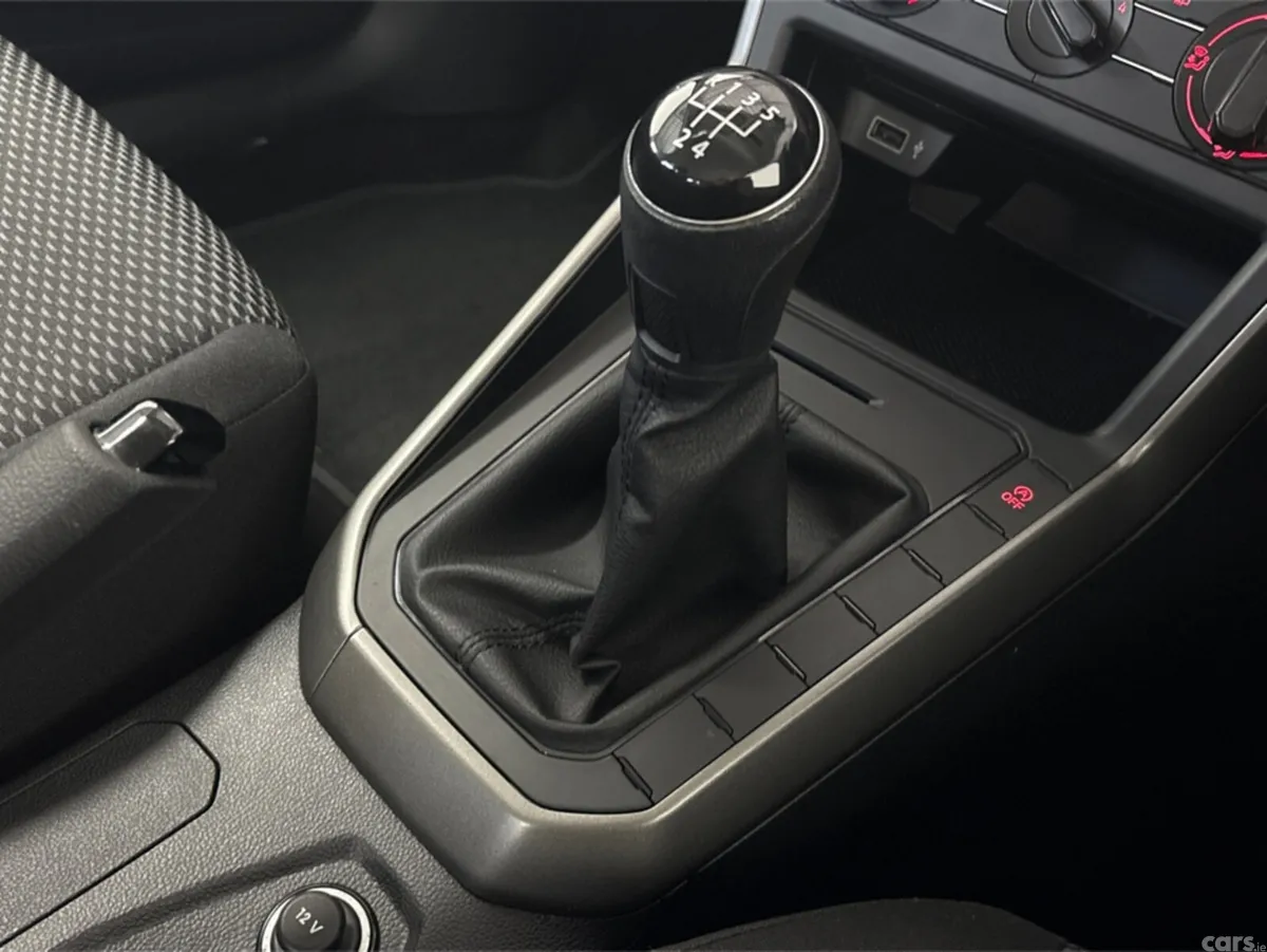 Volkswagen Polo Hatchback, Petrol, 2019, White