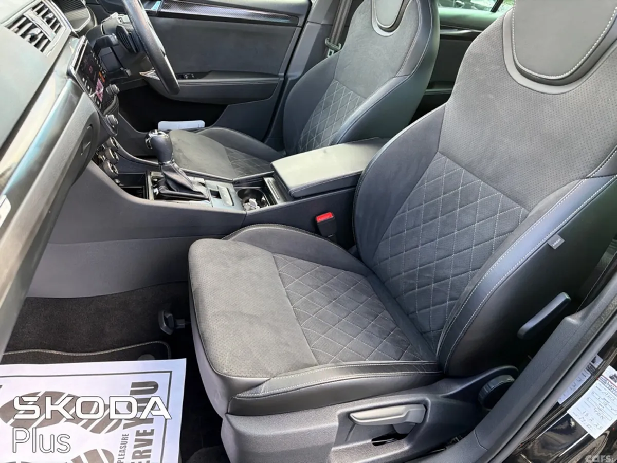 Skoda Superb Hatchback, Diesel, 2024, Black