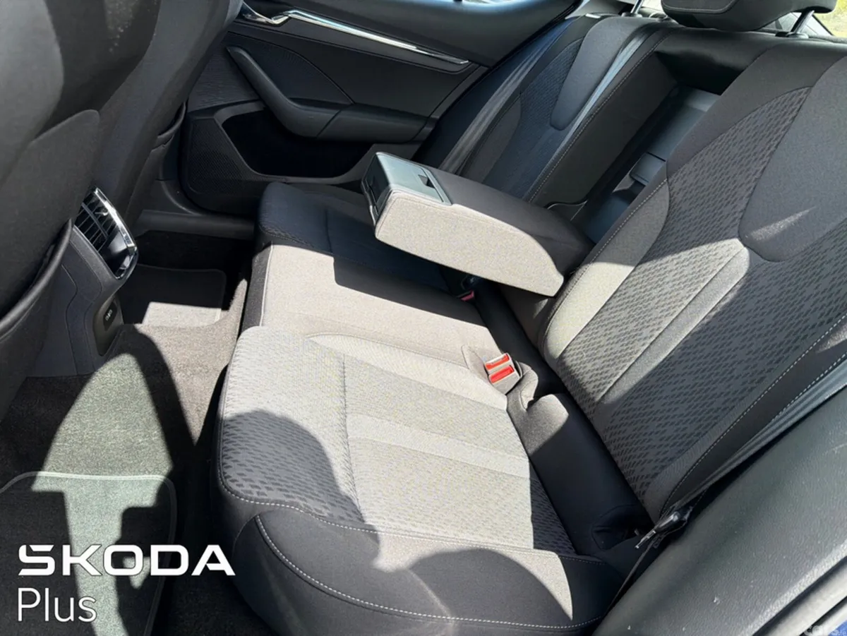 Skoda Octavia Hatchback, Diesel, 2022, Blue