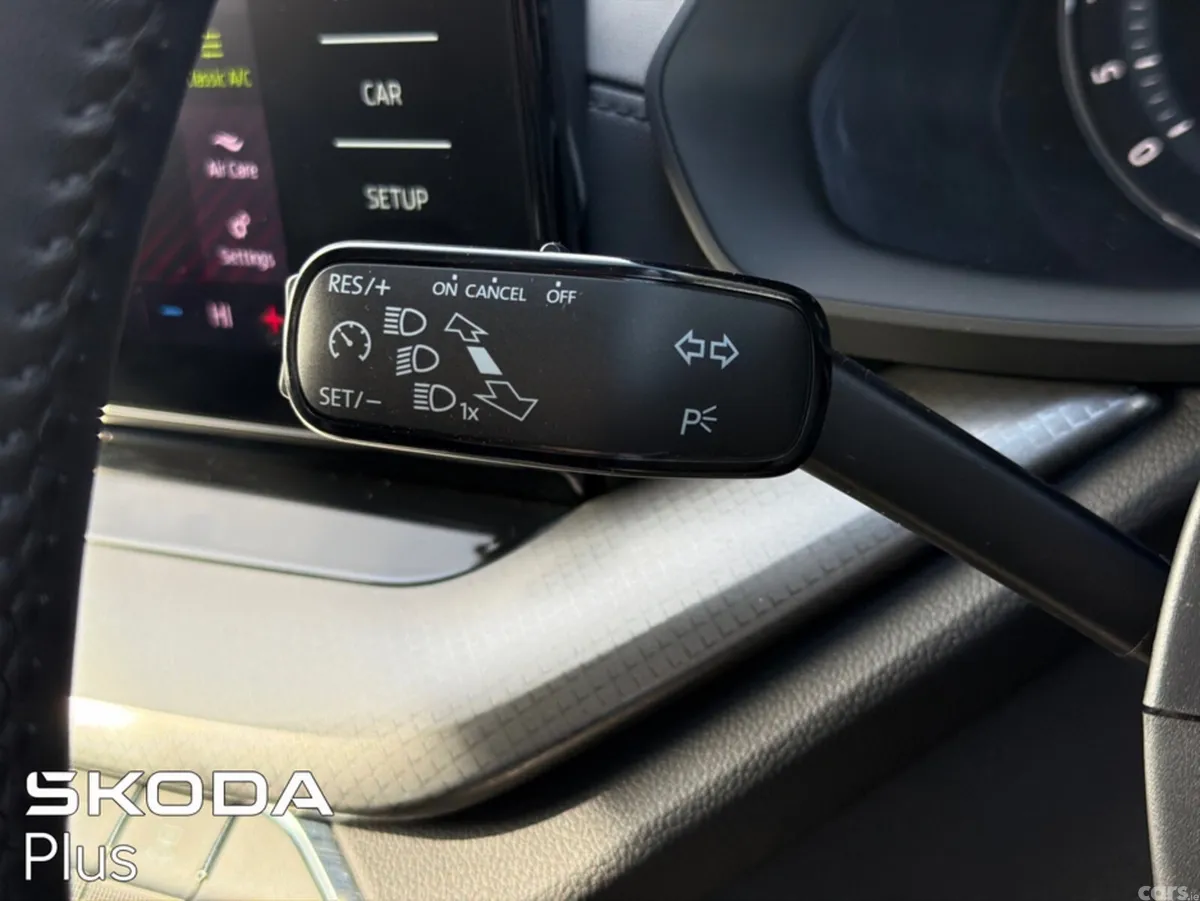 Skoda Octavia Saloon, Diesel, 2024, White