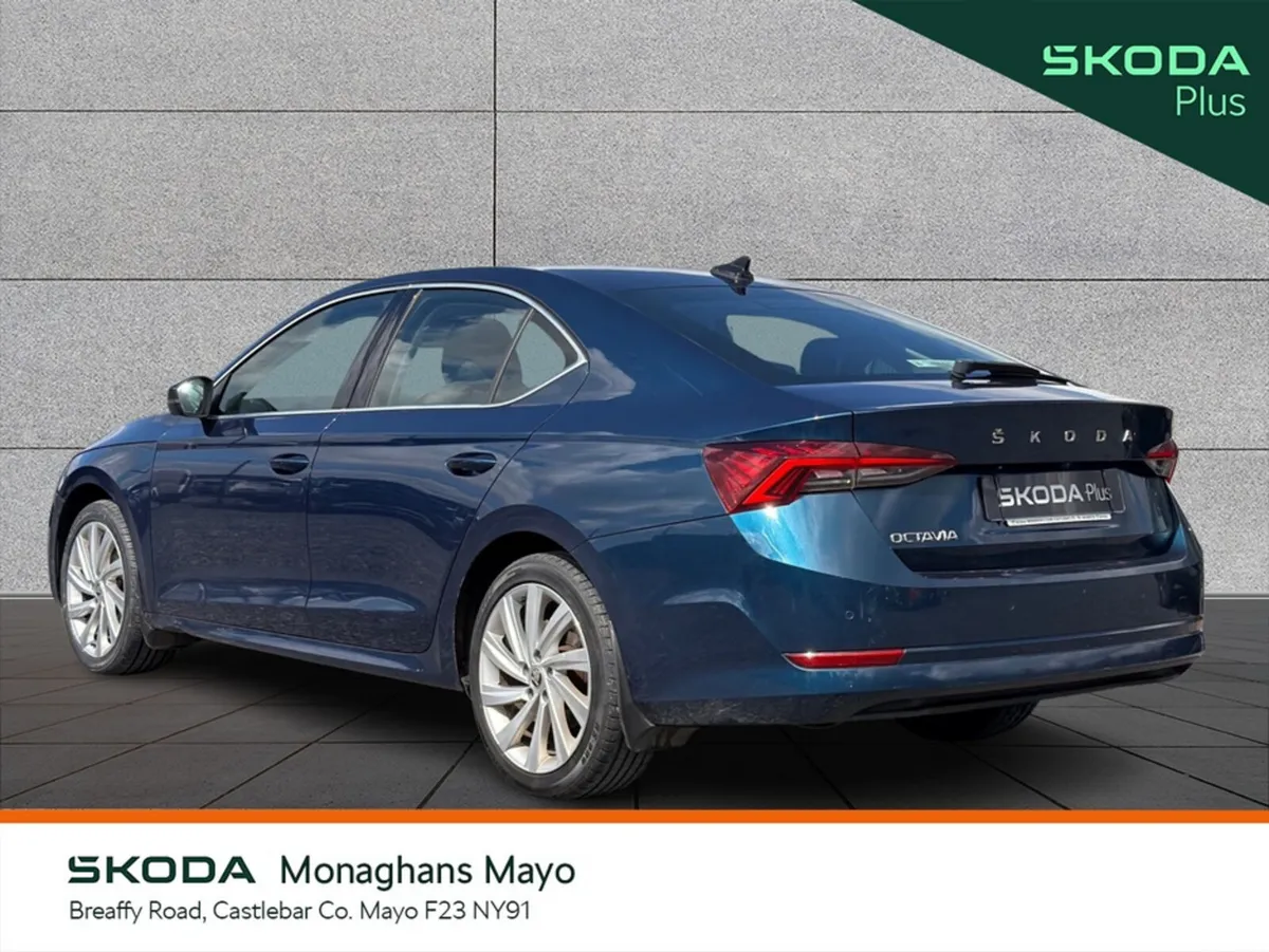 Skoda Octavia Hatchback, Diesel, 2022, Blue