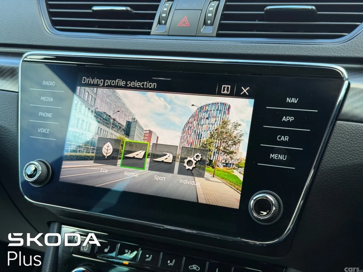 Skoda Superb Hatchback, Diesel, 2024, Black