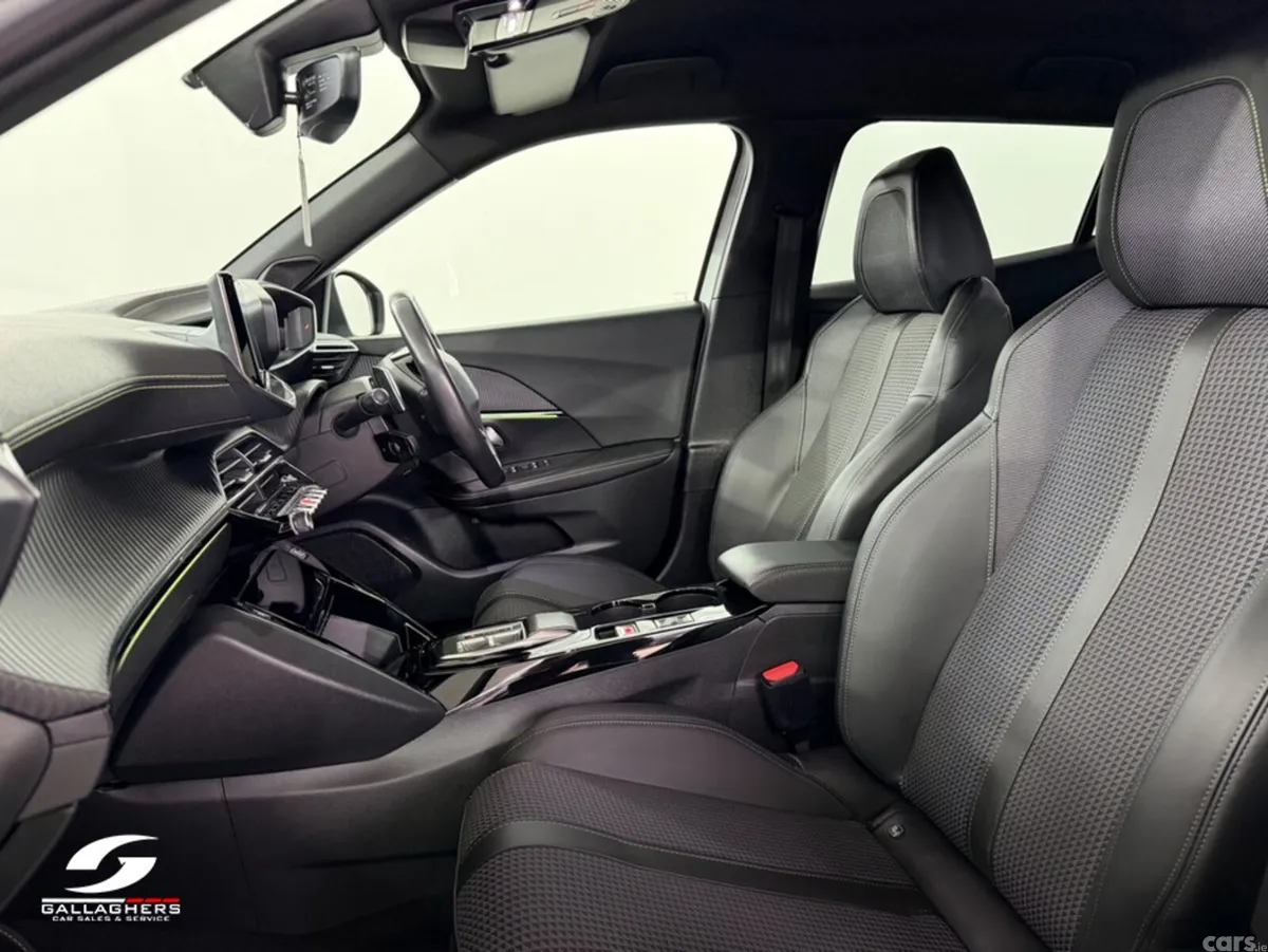 Peugeot 2008 Hatchback, Petrol, 2023, White