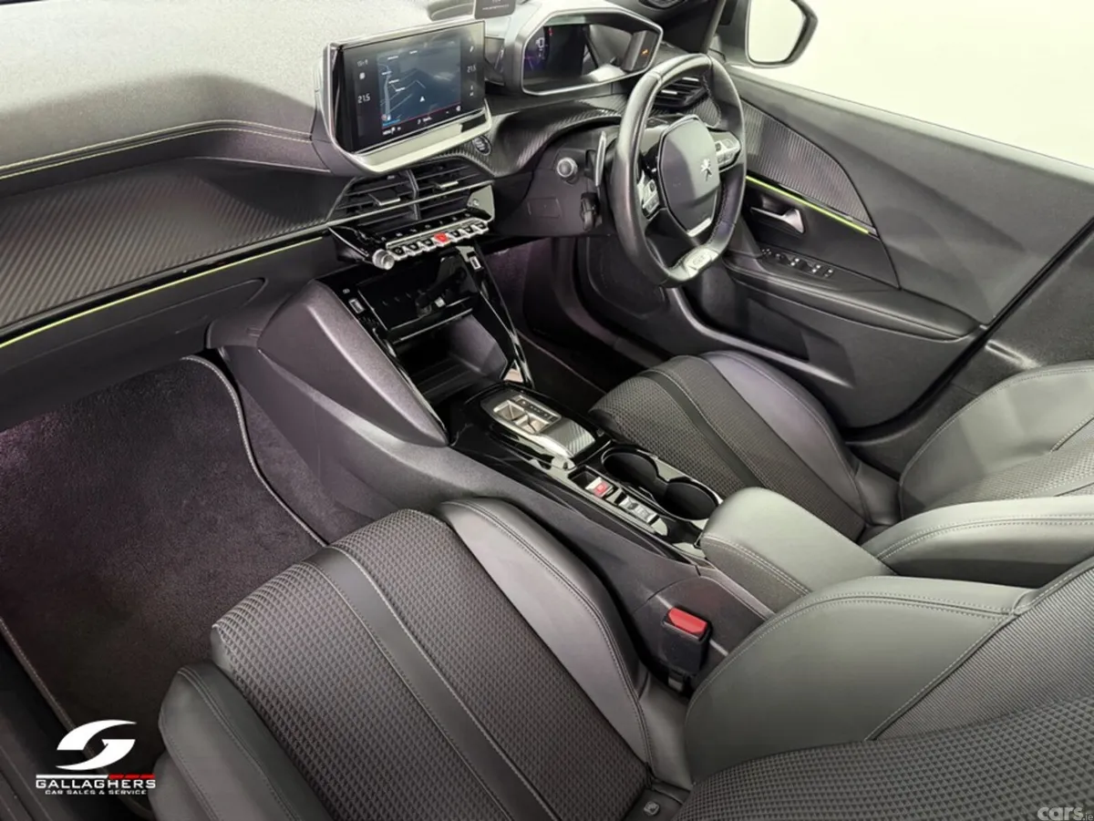 Peugeot 2008 Hatchback, Petrol, 2023, White