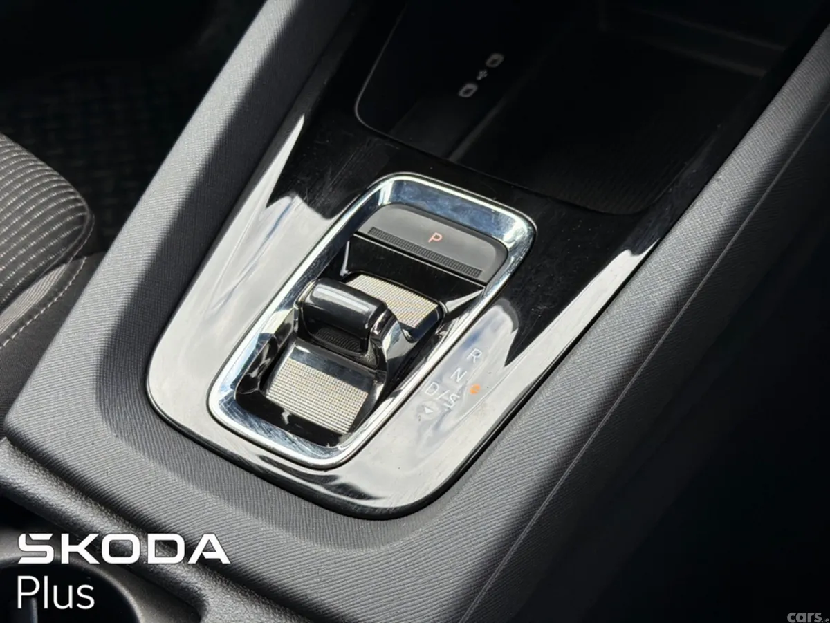 Skoda Octavia Saloon, Diesel, 2024, Grey