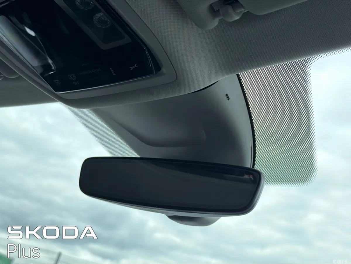 Skoda Octavia Saloon, Diesel, 2024, Grey
