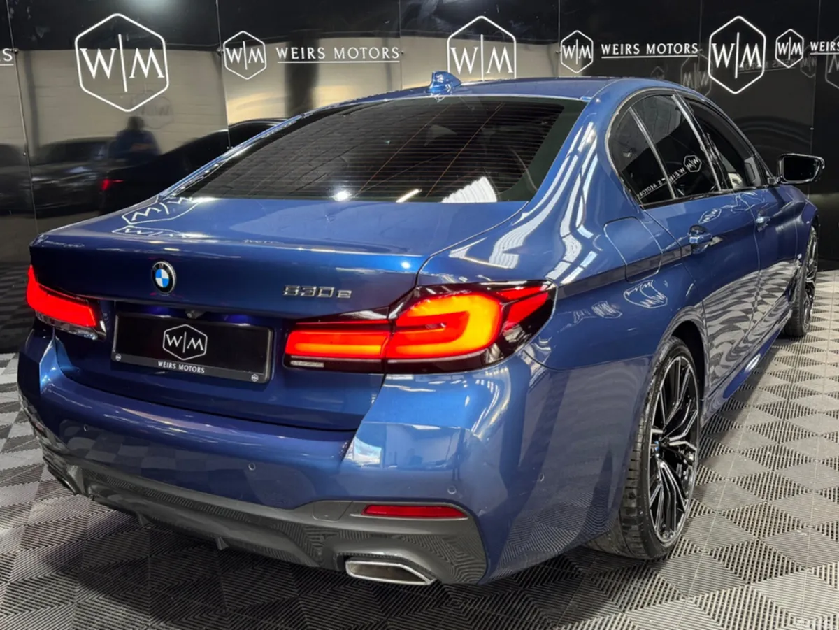 BMW 5-Series Saloon, Petrol Plug-in Hybrid, 2021, Blue