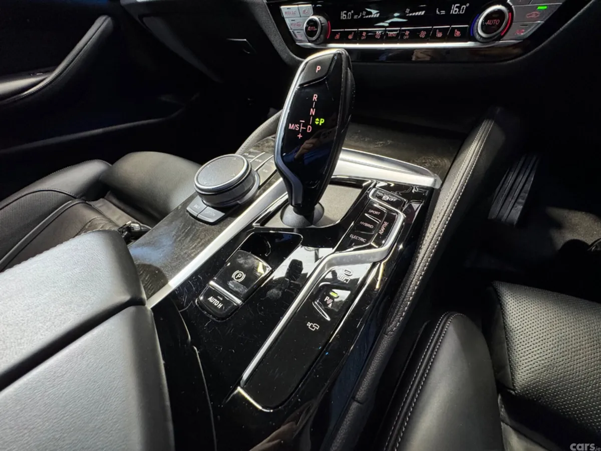 BMW 5-Series Saloon, Petrol Plug-in Hybrid, 2021, Blue