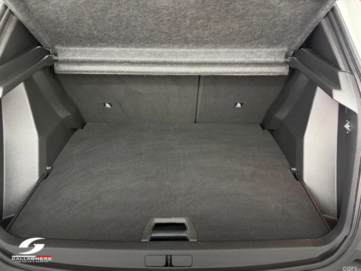 Peugeot 2008 Hatchback, Petrol, 2023, White