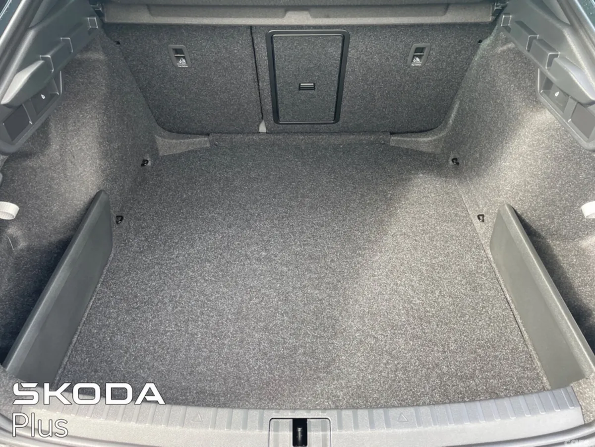 Skoda Octavia Saloon, Diesel, 2026, Black