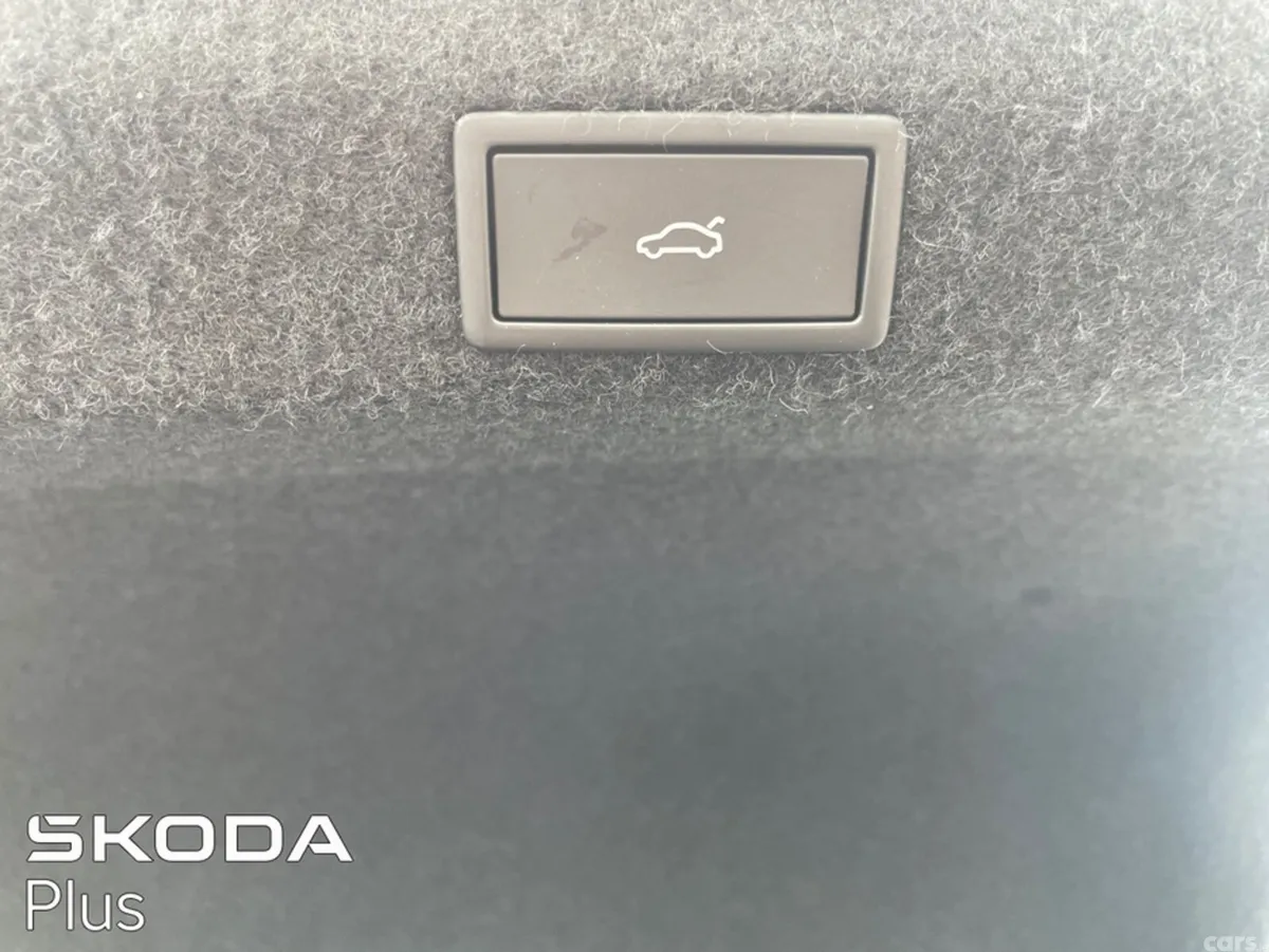 Skoda Octavia Saloon, Diesel, 2026, Black