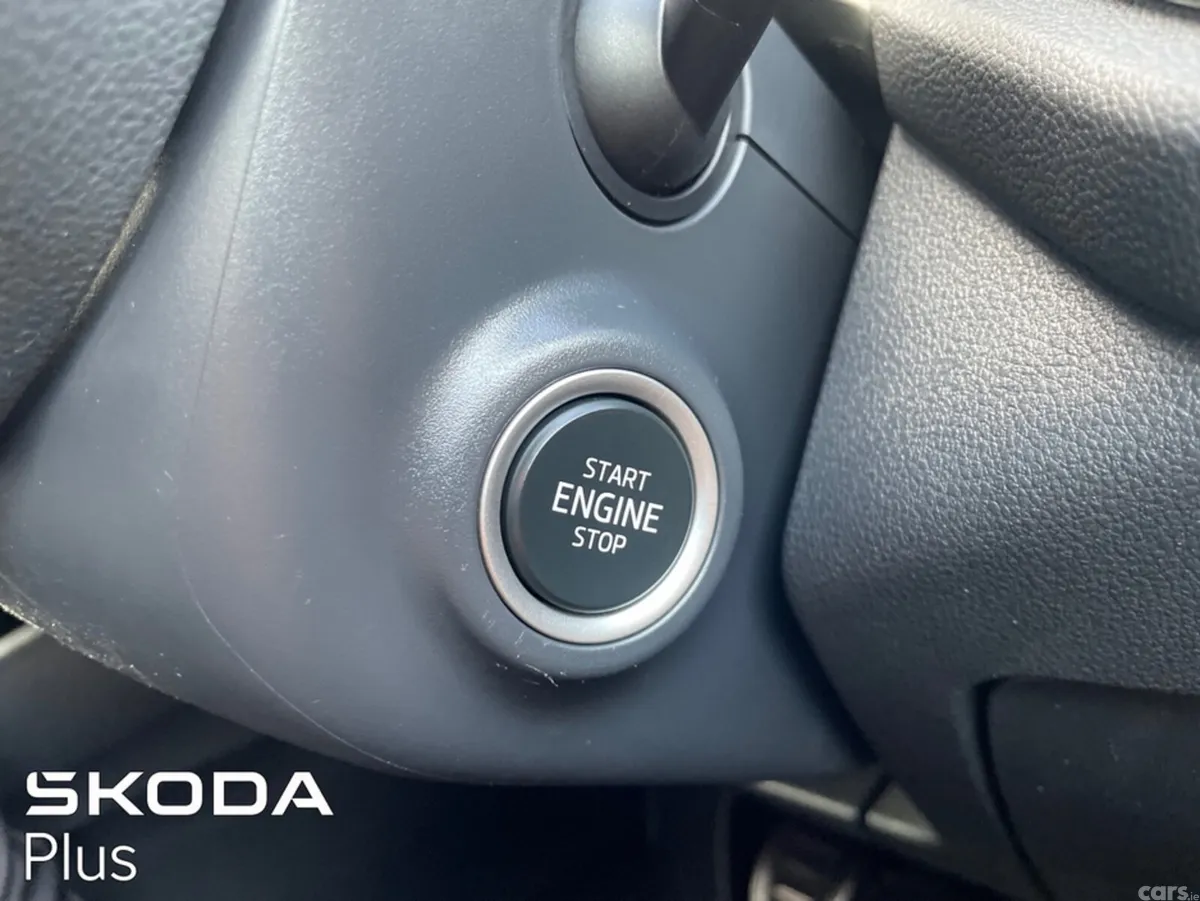 Skoda Octavia Saloon, Diesel, 2026, Black