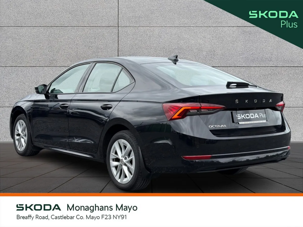 Skoda Octavia Saloon, Diesel, 2024, Black