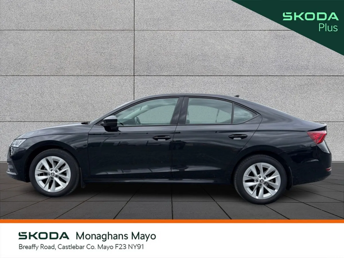 Skoda Octavia Saloon, Diesel, 2024, Black