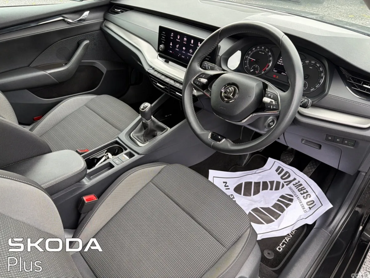 Skoda Octavia Saloon, Diesel, 2024, Black