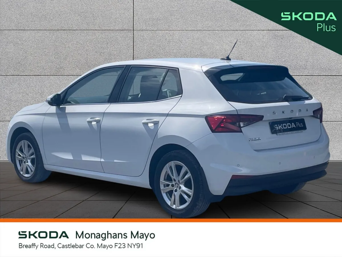 Skoda Fabia Hatchback, Petrol, 2023, White