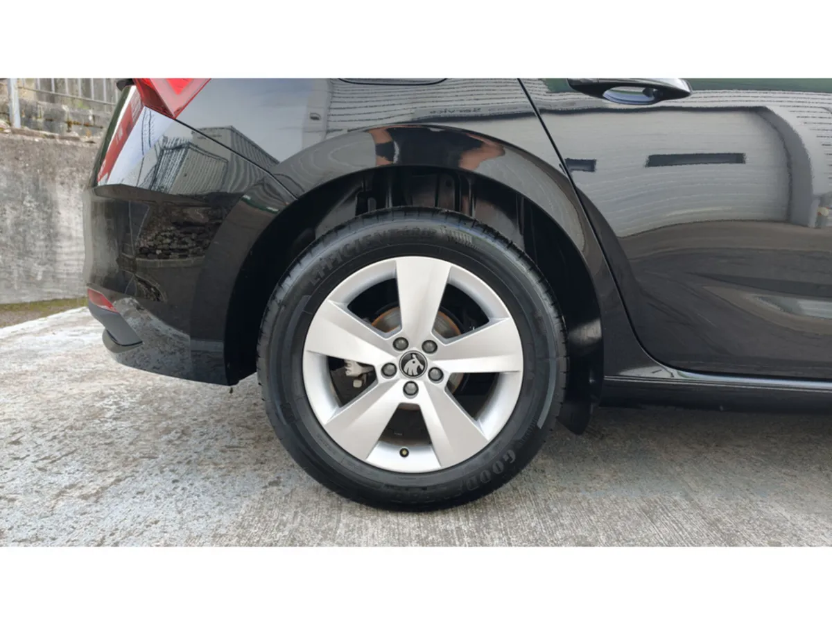 Skoda Scala Hatchback, Petrol, 2026, Black