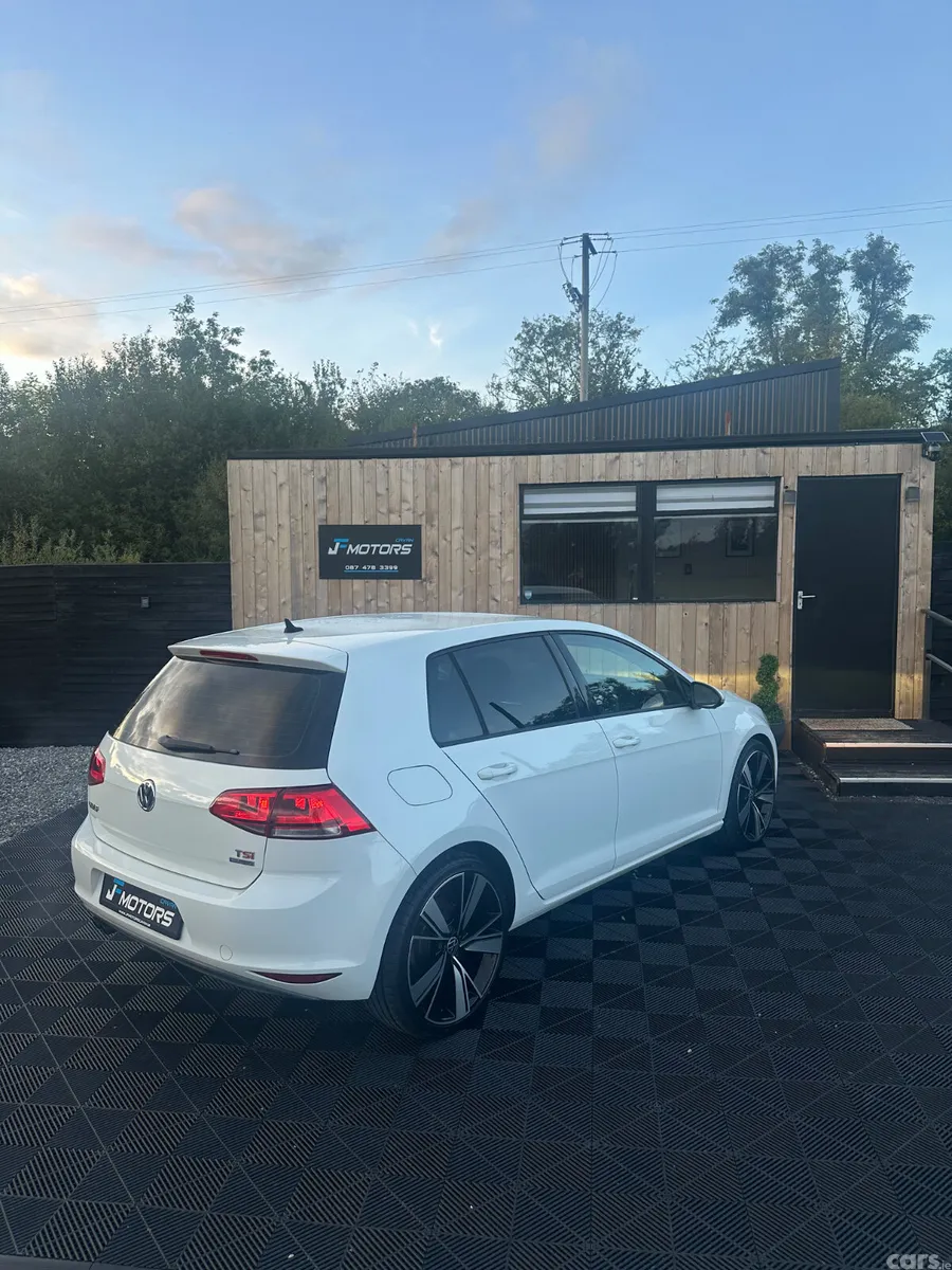Volkswagen Golf Hatchback, Petrol, 2014, White