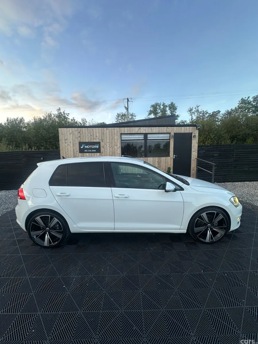 Volkswagen Golf Hatchback, Petrol, 2014, White