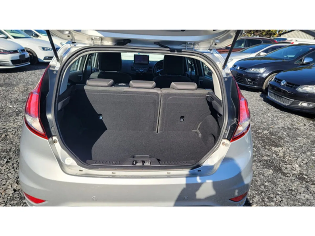 Ford Fiesta Hatchback, Petrol, 2016, Silver