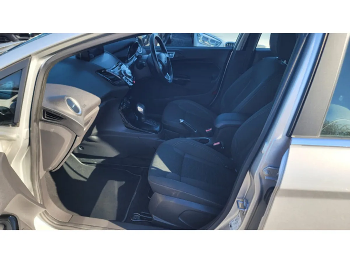 Ford Fiesta Hatchback, Petrol, 2016, Silver