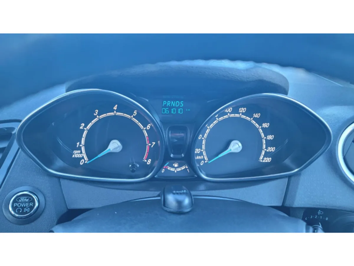 Ford Fiesta Hatchback, Petrol, 2016, Silver
