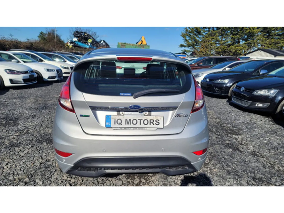 Ford Fiesta Hatchback, Petrol, 2016, Silver