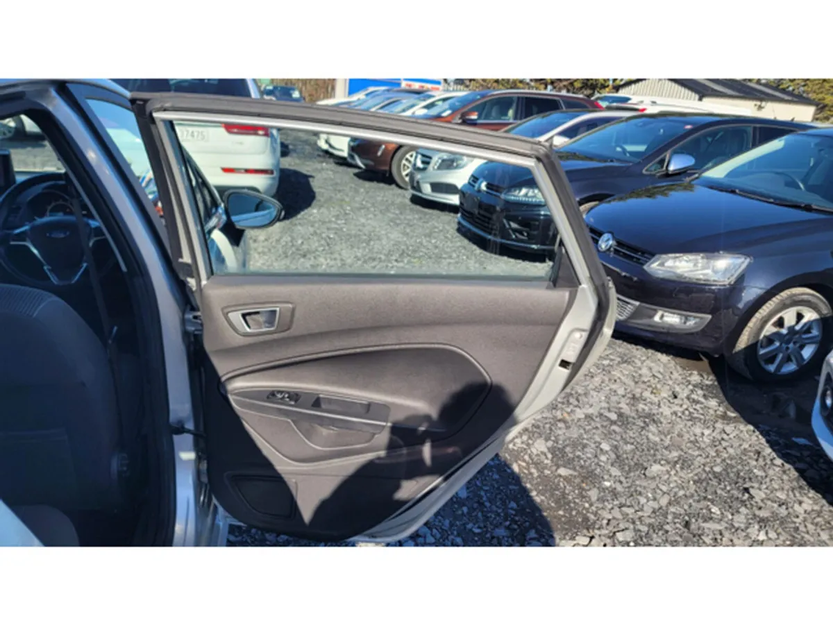 Ford Fiesta Hatchback, Petrol, 2016, Silver