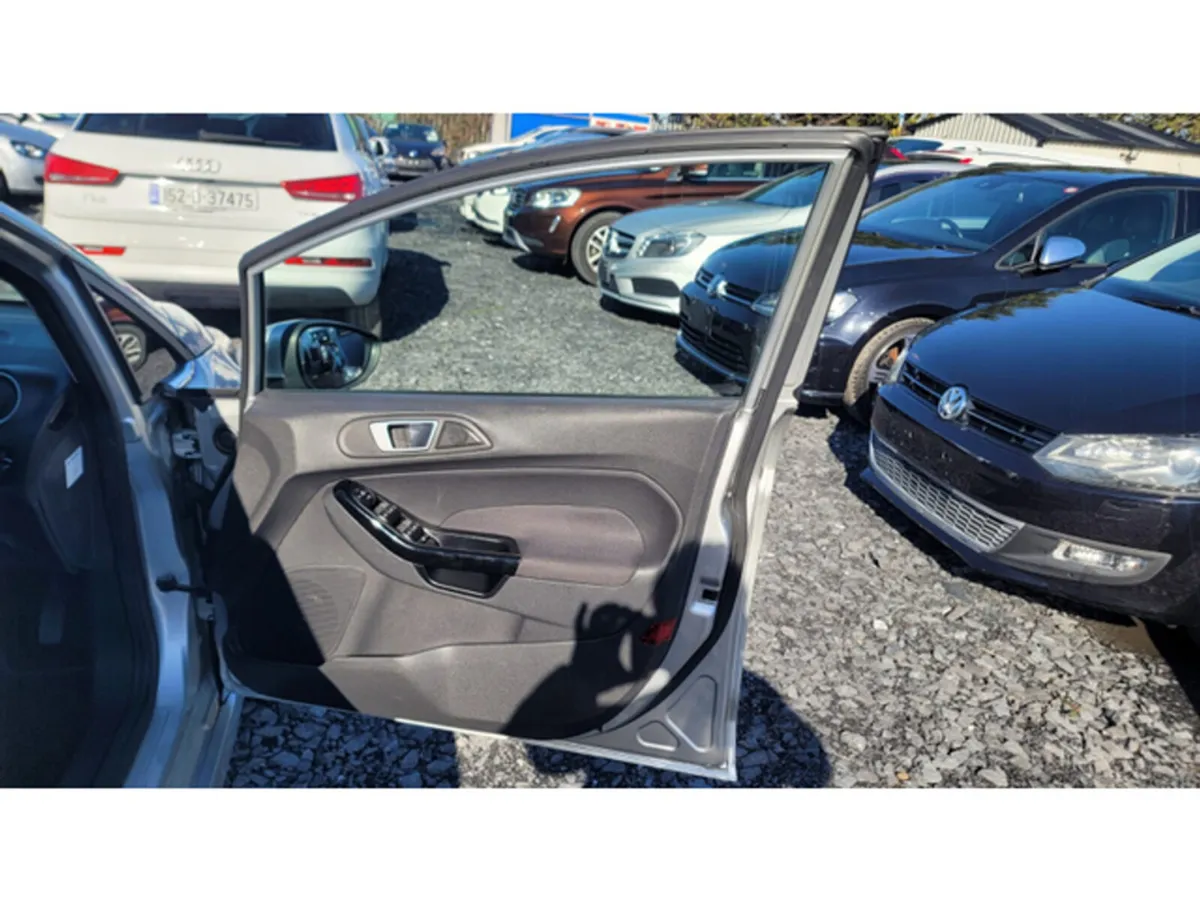 Ford Fiesta Hatchback, Petrol, 2016, Silver