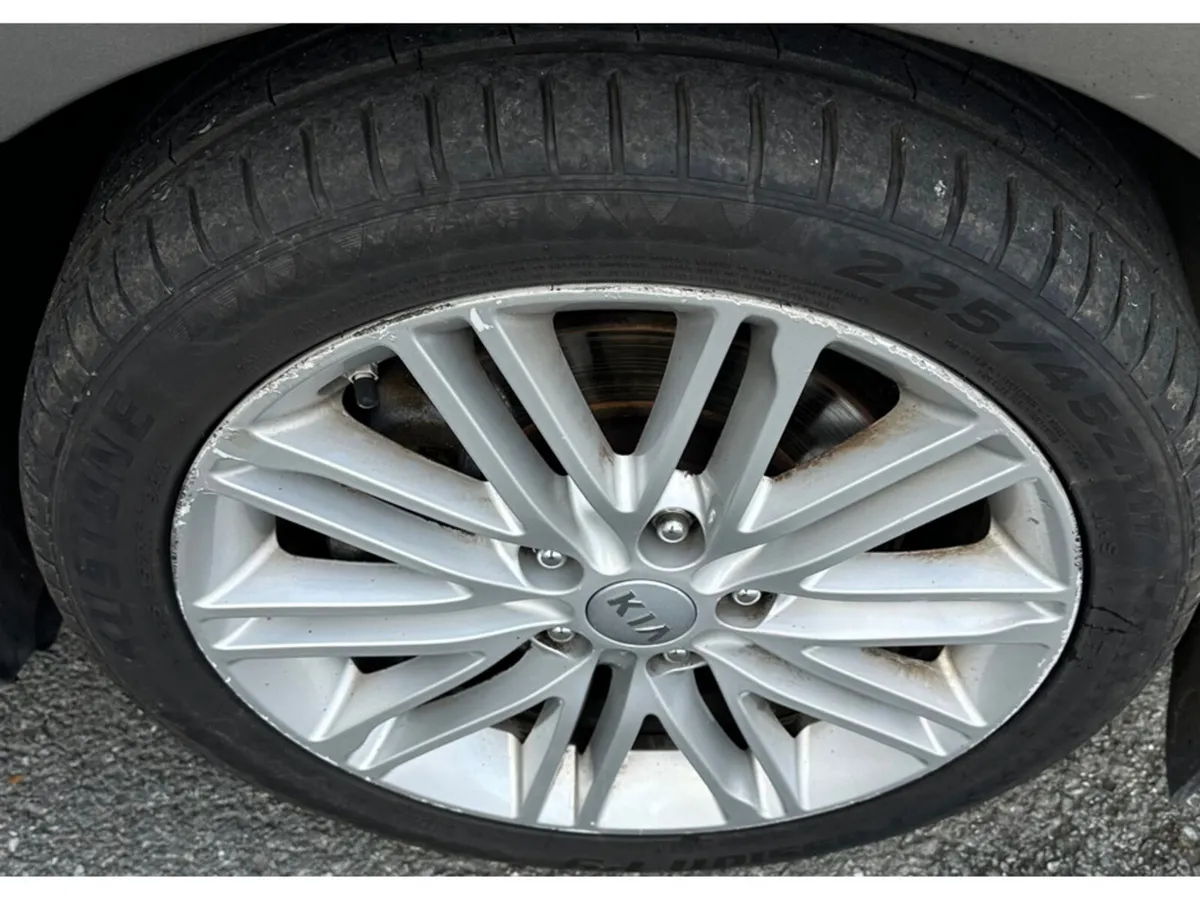 Kia Carens Estate, Diesel, 2018, Grey