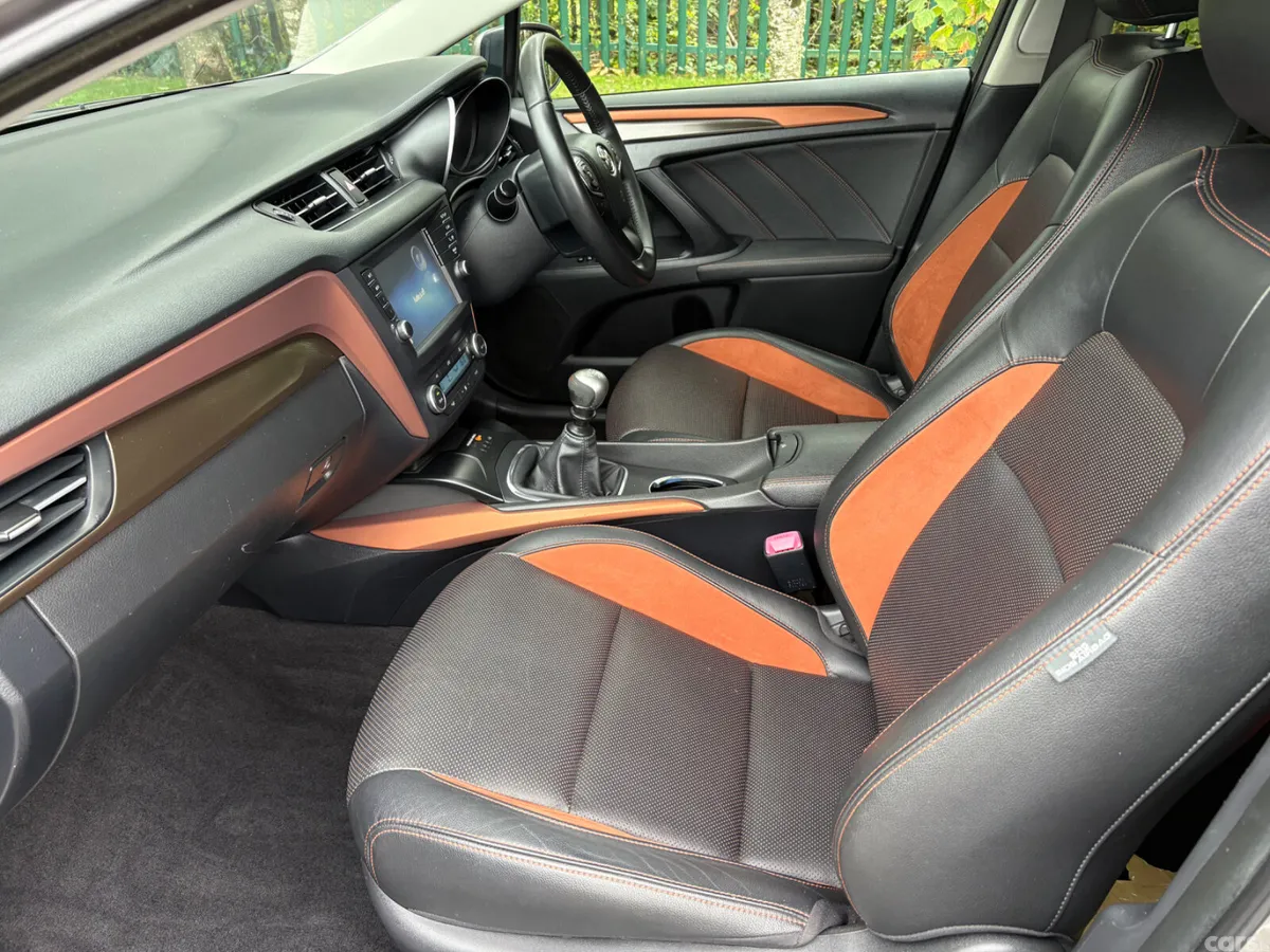 Toyota Avensis Saloon, Diesel, 2018, Brown