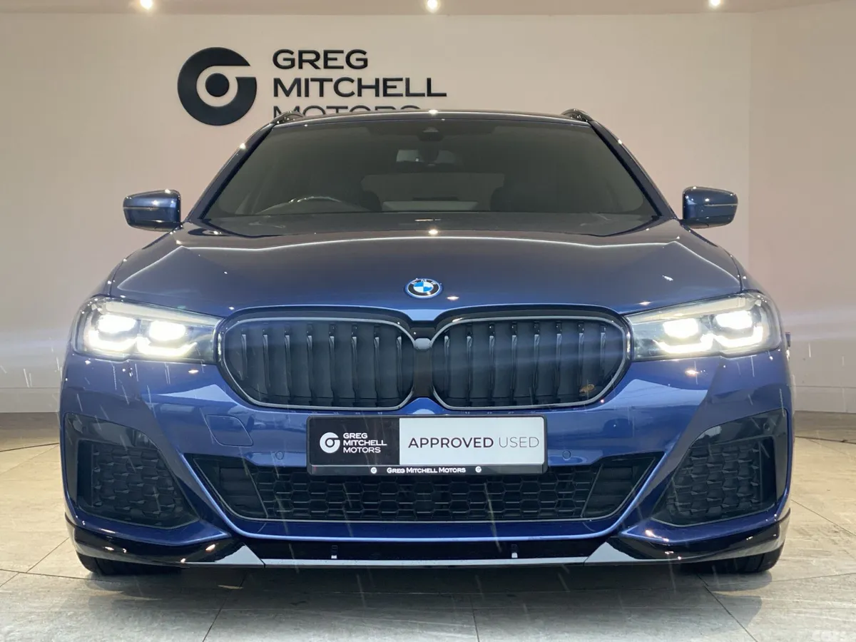 BMW 5-Series Estate, Petrol Hybrid, 2022, Blue
