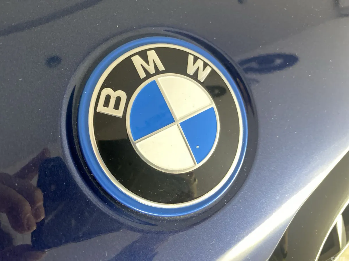 BMW 5-Series Estate, Petrol Hybrid, 2022, Blue