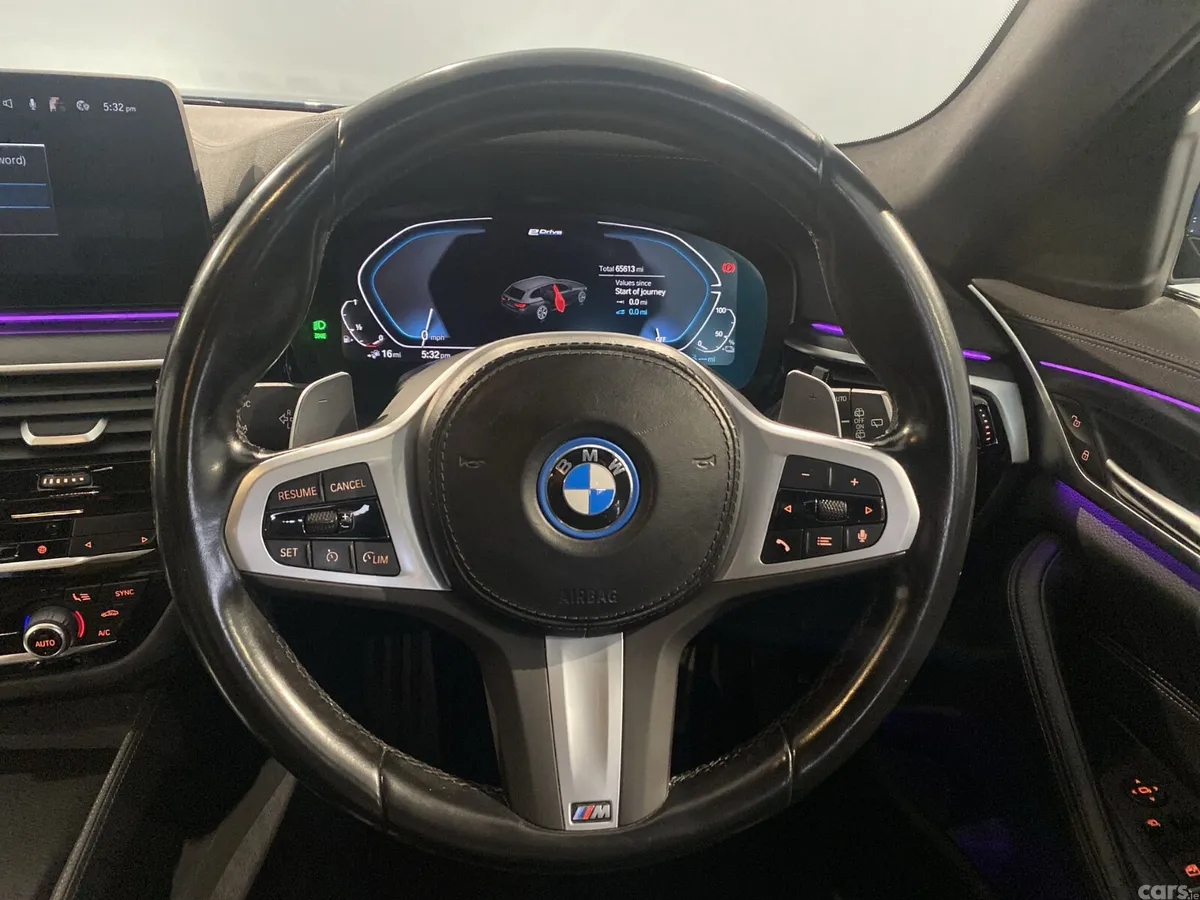 BMW 5-Series Estate, Petrol Hybrid, 2022, Blue