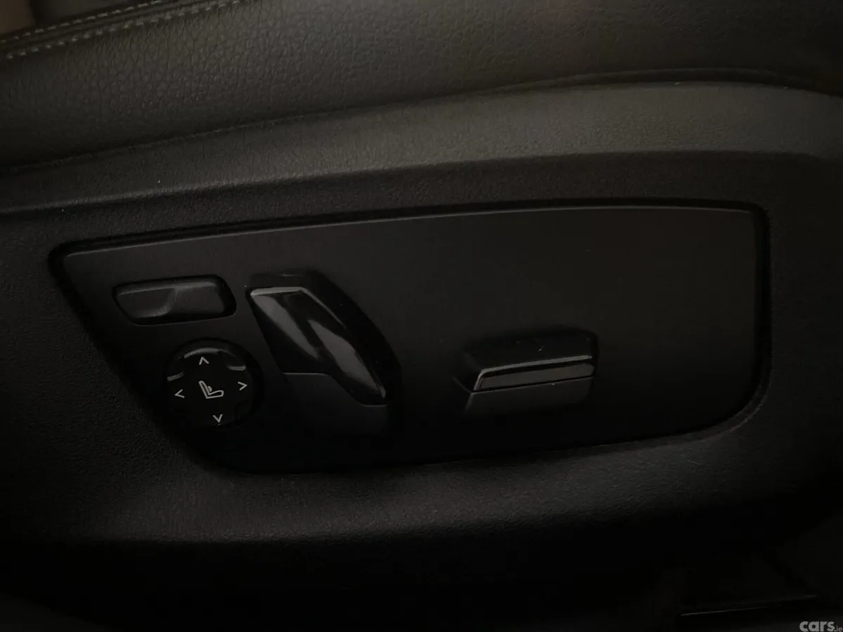 BMW 5-Series Estate, Petrol Hybrid, 2022, Blue