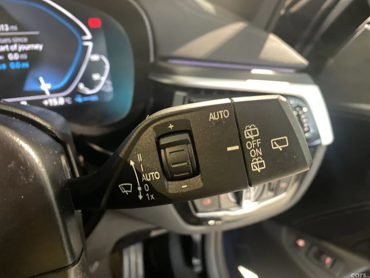 BMW 5-Series Estate, Petrol Hybrid, 2022, Blue