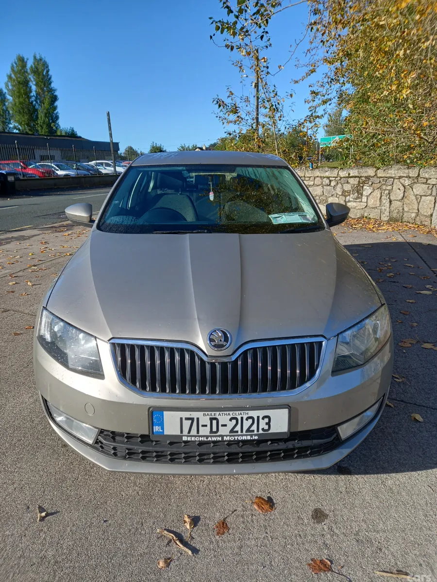 Skoda Octavia Saloon, Diesel, 2017, Yellow