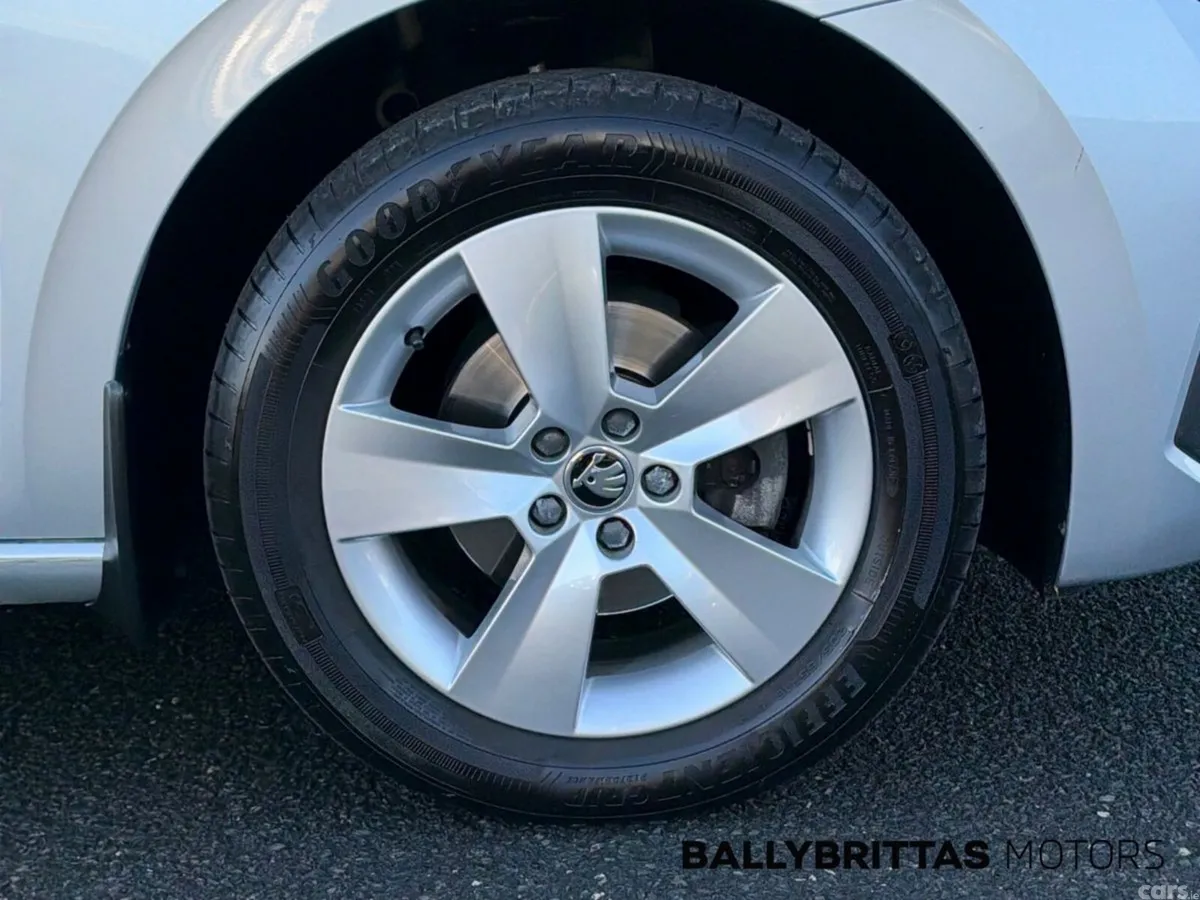 Skoda Scala Hatchback, Petrol, 2025, Silver