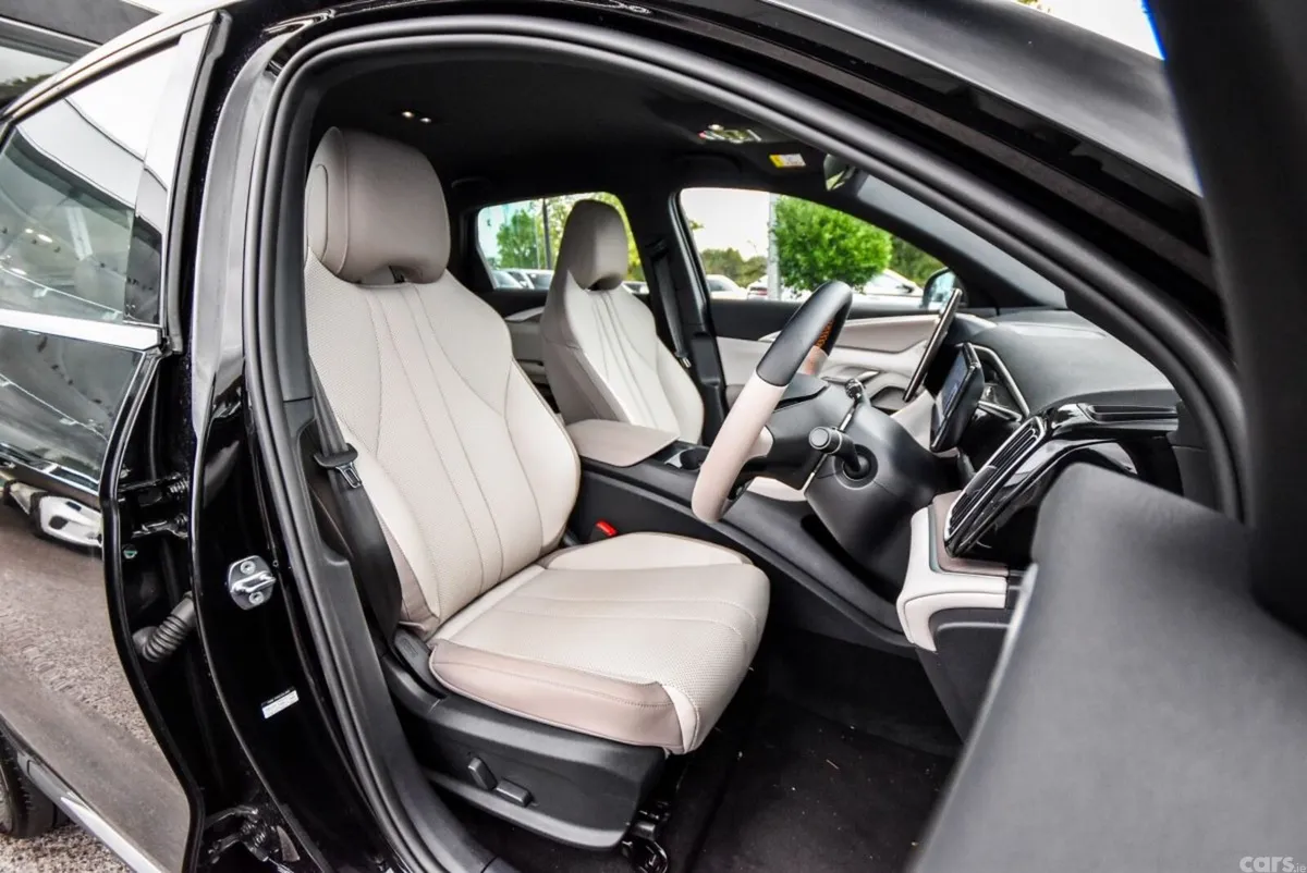 BYD SEALION 5 Hatchback, Petrol Plug-in Hybrid, 2026, Black