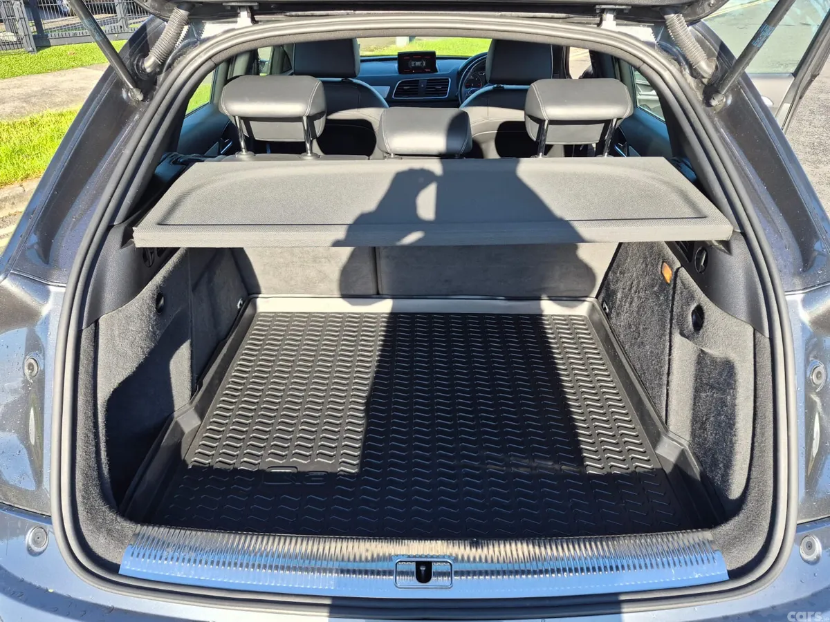 Audi Q3 SUV, Diesel, 2014, Grey