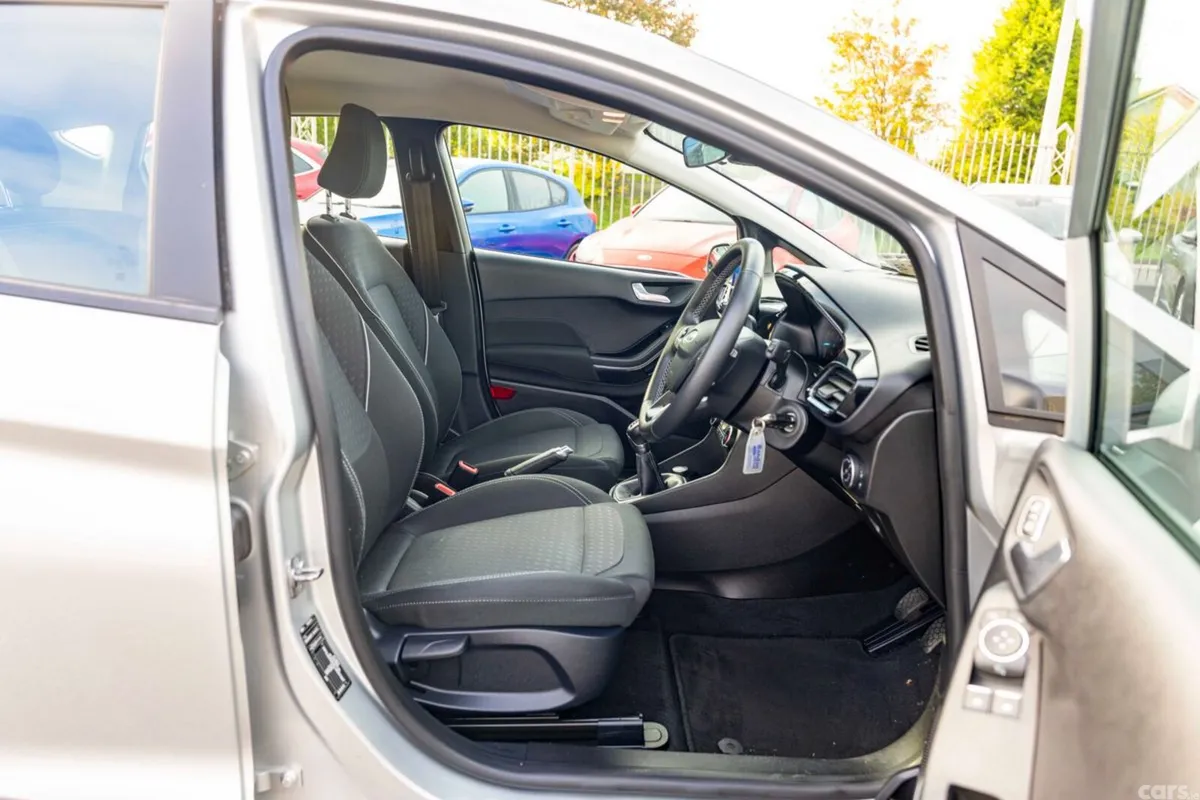 Ford Fiesta Hatchback, Petrol, 2019, Grey