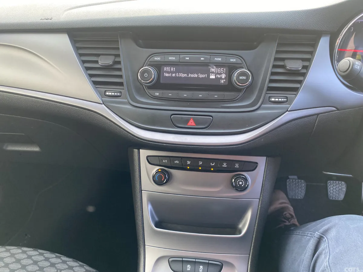 Opel Astra Hatchback, Petrol, 2018, Grey