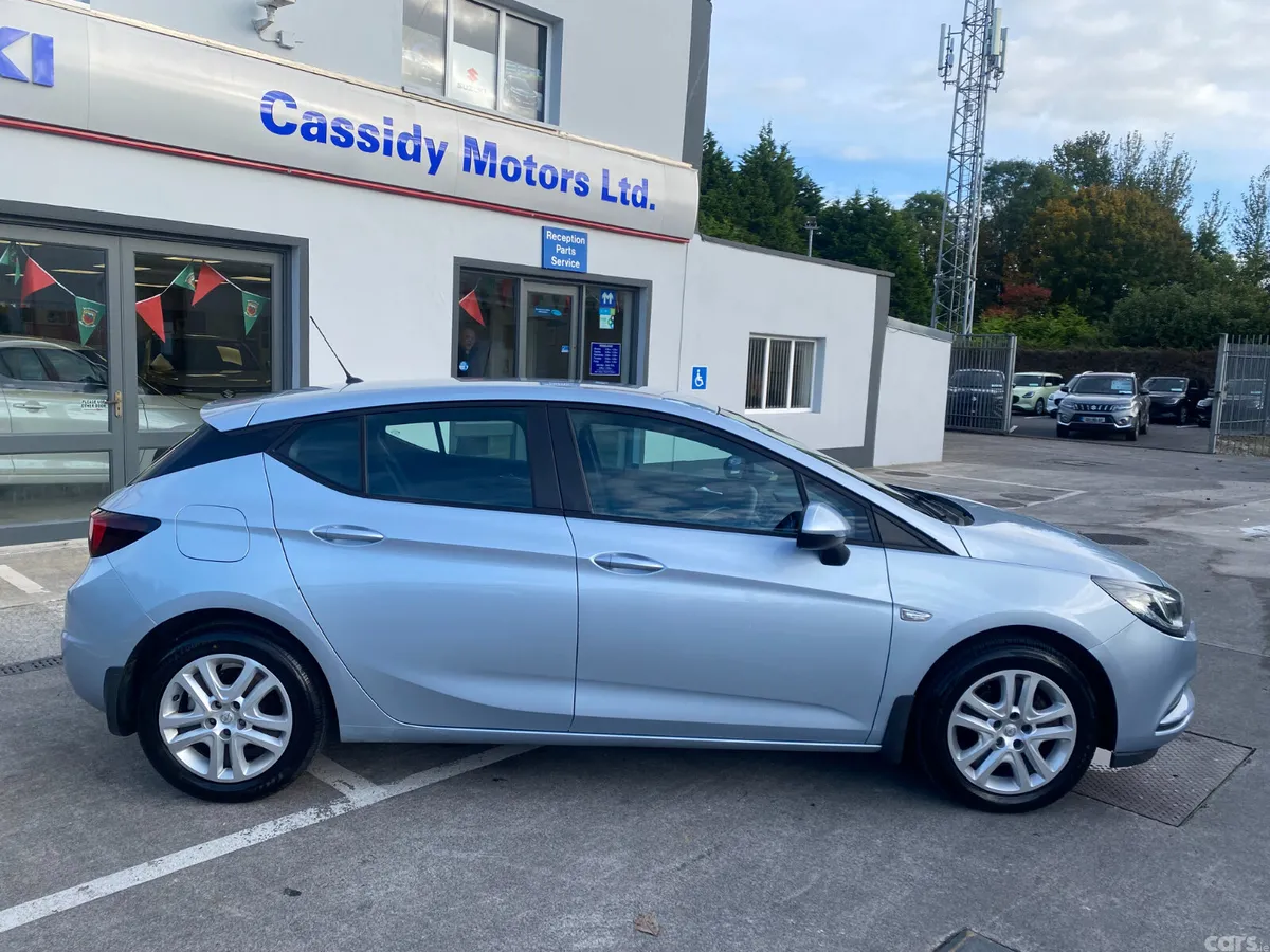 Opel Astra Hatchback, Petrol, 2018, Grey